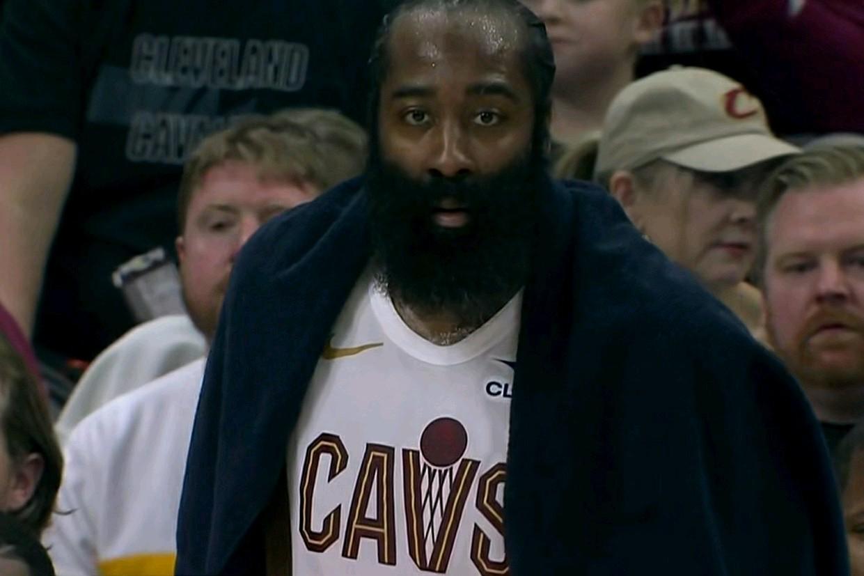 历史唯一！哈登29000分+3000记三分，全联盟就他一个……
 
在今天骑士主