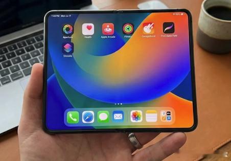 首款折叠iPhone 苹果首款折叠屏手机iPhone Ultra来，但是重点不是