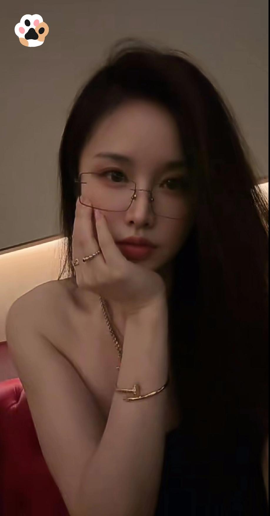 微胖型女生什么样的穿搭可以成为气质女神? 大家觉得怎样的女人才算美 美女 微胖 