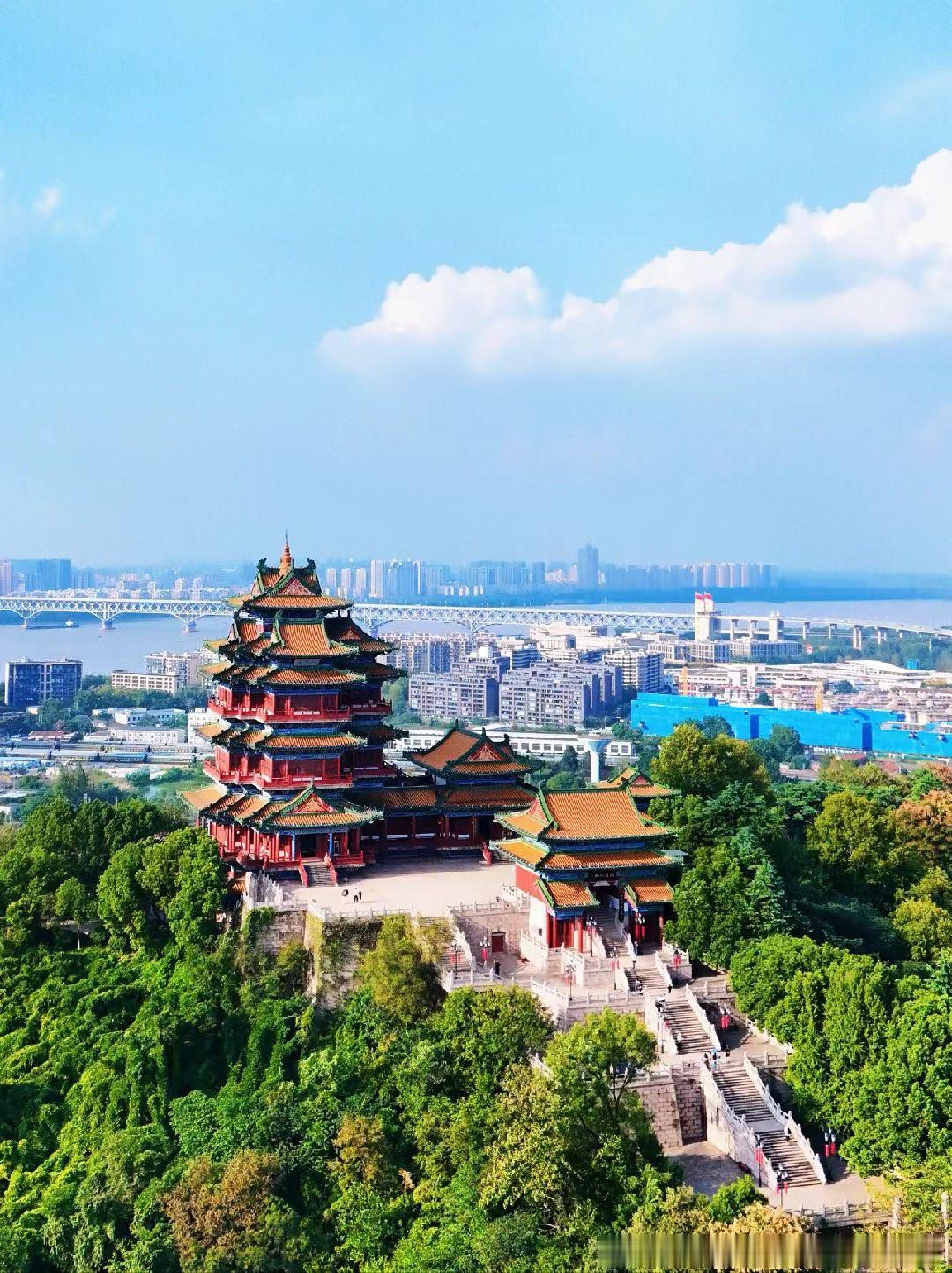 外应 不是什么球迷，偶尔看一看。早晨打开手机就看到了，德国对乌拉圭的点球大战。刚
