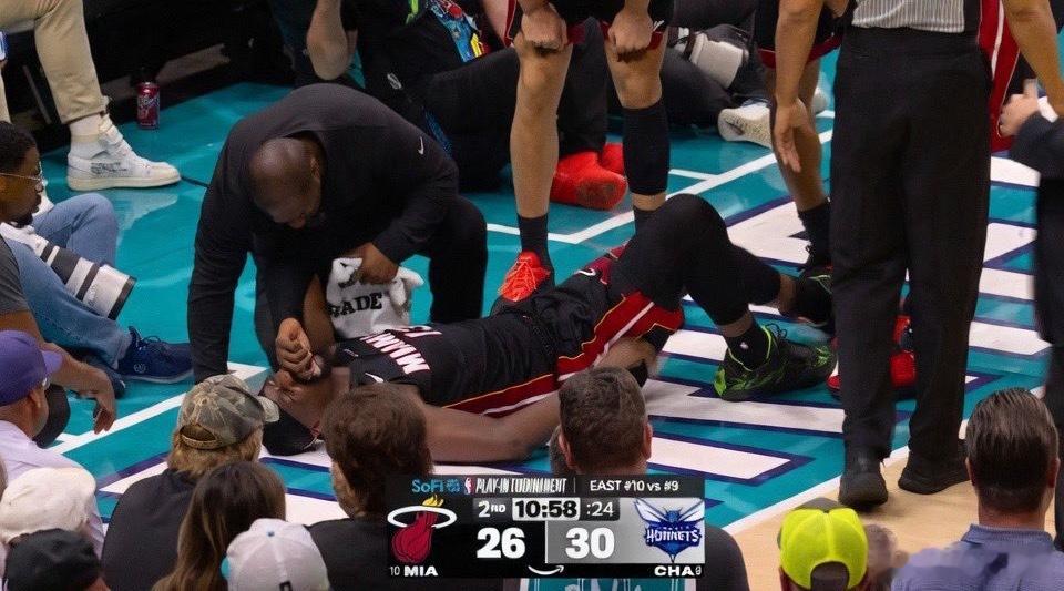 阿德巴约目前拒绝接受赛后采访。可以想象到阿德巴约有多意难平吗？这么关键的比赛作为