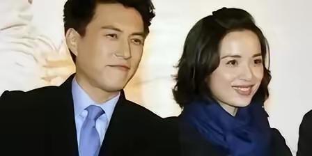 靳东和二婚有缘，曾经喜欢江珊是二婚，现在这位也是二婚，现在的比江珊颜值高好几倍，