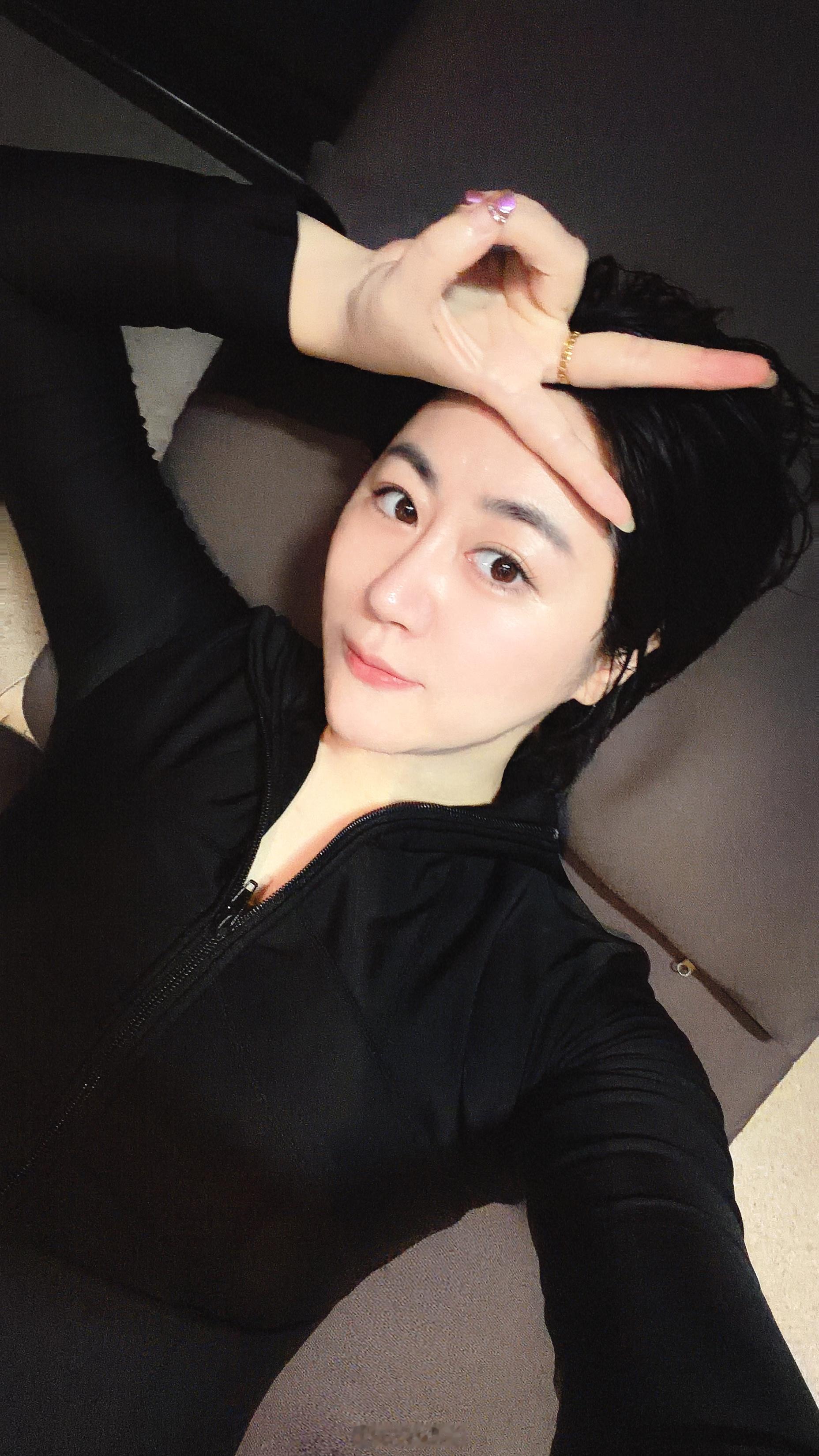 🏊🏻♀️突然室外下大雨🌧️ 