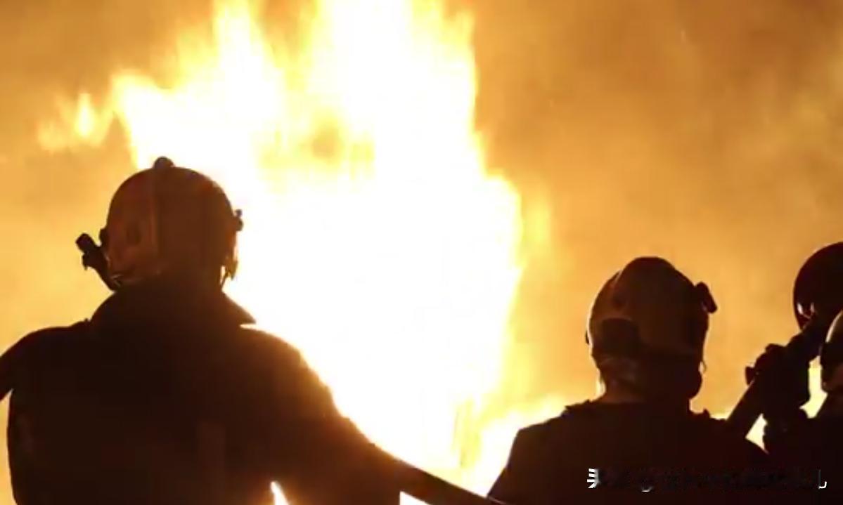 泽连斯基表示，本周俄罗斯对乌克兰发射超过1700架无人机、1380多枚制导航空炸