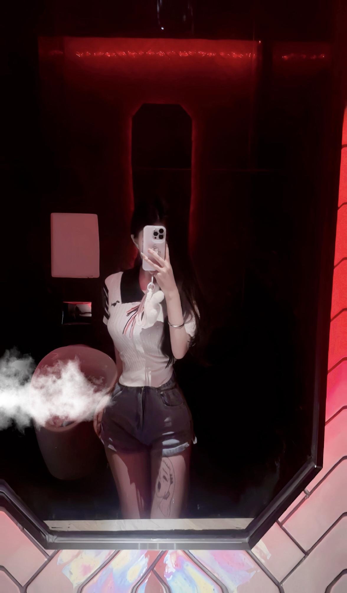 有一天我不再追寻幸福的秘诀 我只想遇到一个和我同样心软的人