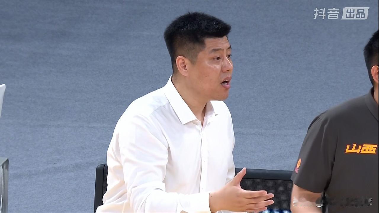 山西汾酒男篮主帅潘江黯然下课了！今天据国内媒体人透露，潘江指导不再担任山西汾酒男