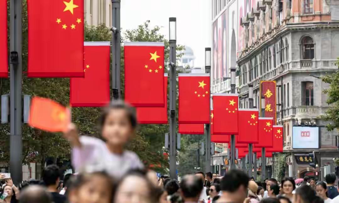 中美高强度交手一年，美国舆论界眼神都清澈了，发长文对华一顿夸