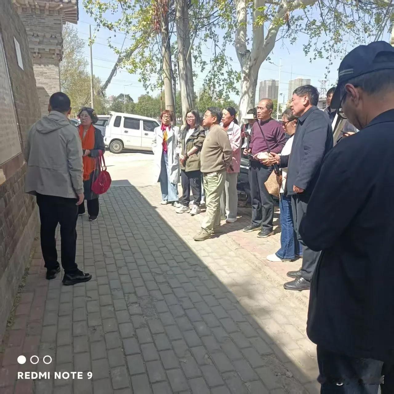 【身心合一】载营魄抱一 ，身心合一的修行。身体如车，灵魂如驾，若方向散乱，必颠簸