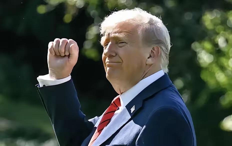 昨晚特朗普称，他将会发表一个重大声明。
​北京时间凌晨三点，声明公布：
特朗普：