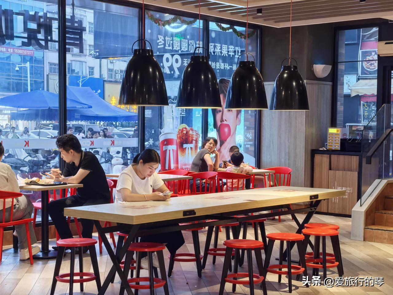 还好在下暴雨前，进来了。咖啡脑袋，几天不喝就会想，今天来试试肯悦咖啡，其实就是肯