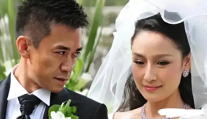 2009年，38岁的王学兵娶了31岁的美女孙宁。结婚时，孙宁又买房又办婚宴。结果