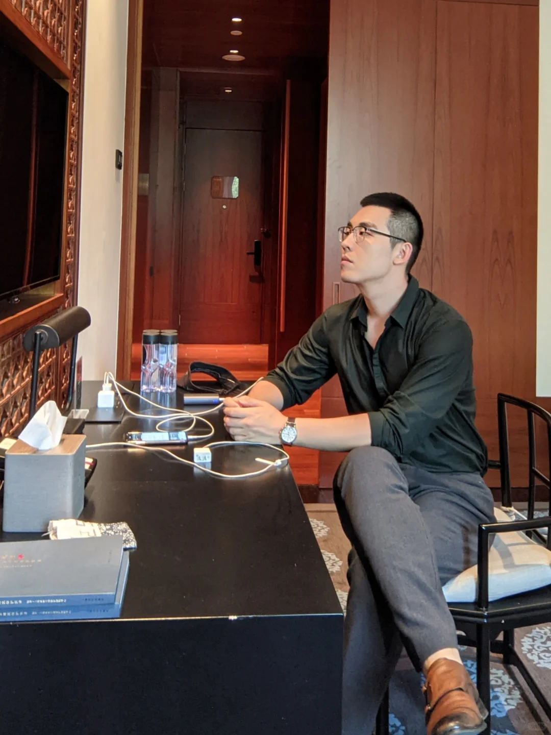 老板叫我去他房间对方案，结果