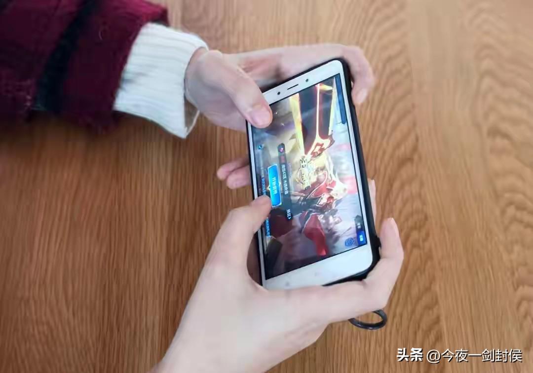 儿子最近特别开心！
自从儿子2022年初高三下学期一开始情绪崩溃，抑郁之后，很少