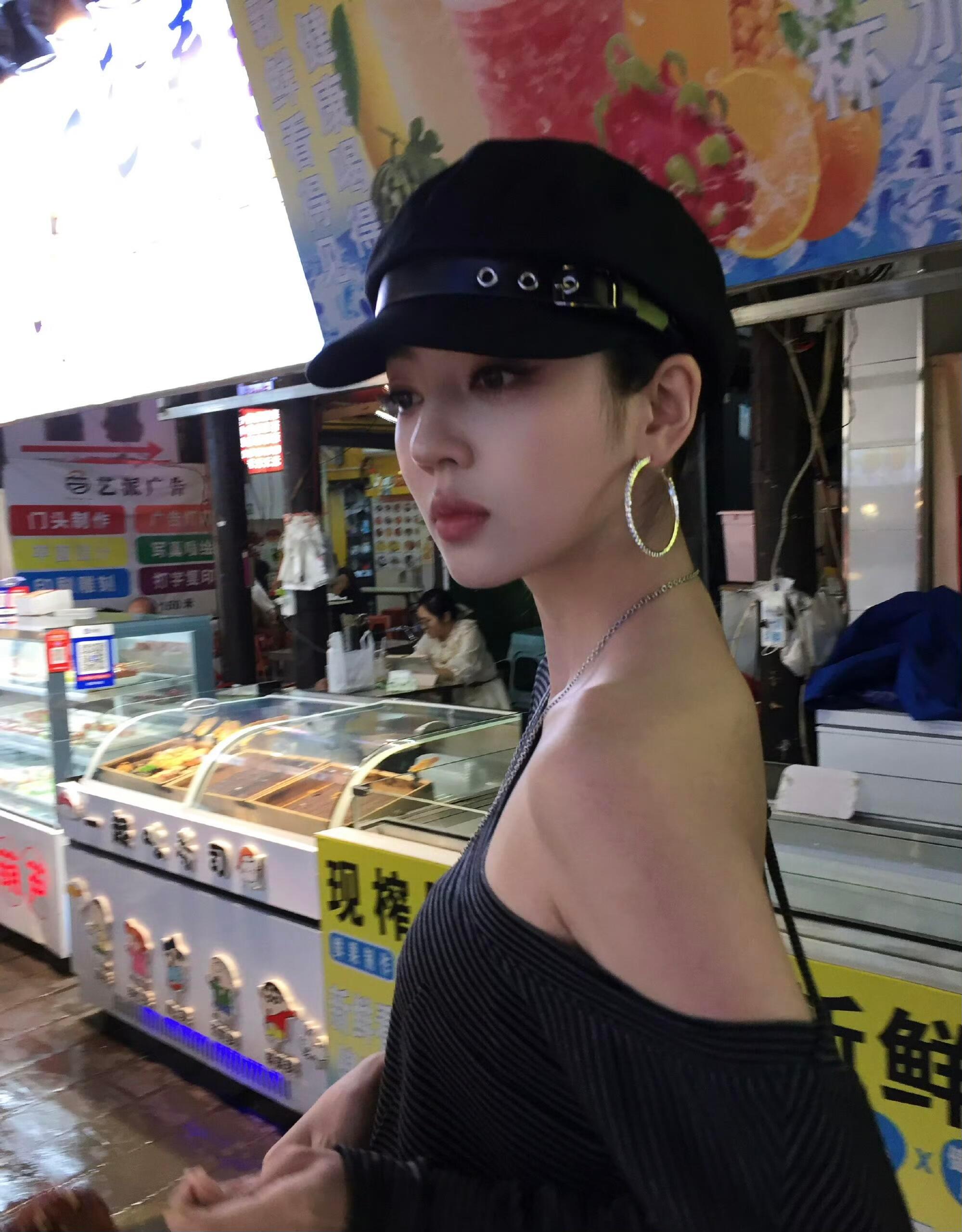 那又怎样？不影响我喜欢她[yeah]曝何瑞贤有孩子了 ​​​