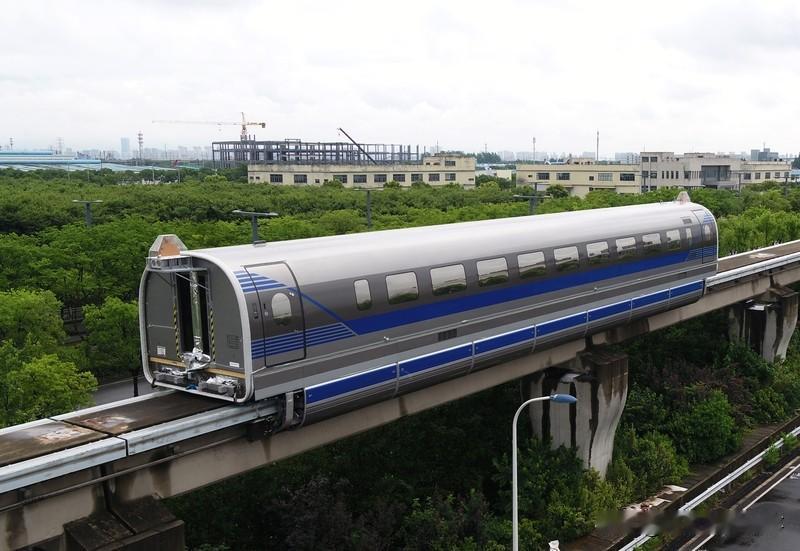 家人们一定要为中国科研疯狂点赞！国防科技大学磁浮团队超厉害，十年磨一剑。磁悬浮实