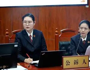 现在检察院公诉岗，硕士博士已经成了主流，想进去门槛越来越高，反观律师行业，入行的