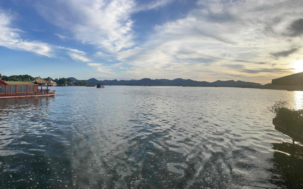 当你的工作遇到了瓶颈，没有任何突破，但是呢，也能维持现状，看不到未来是什么样子的