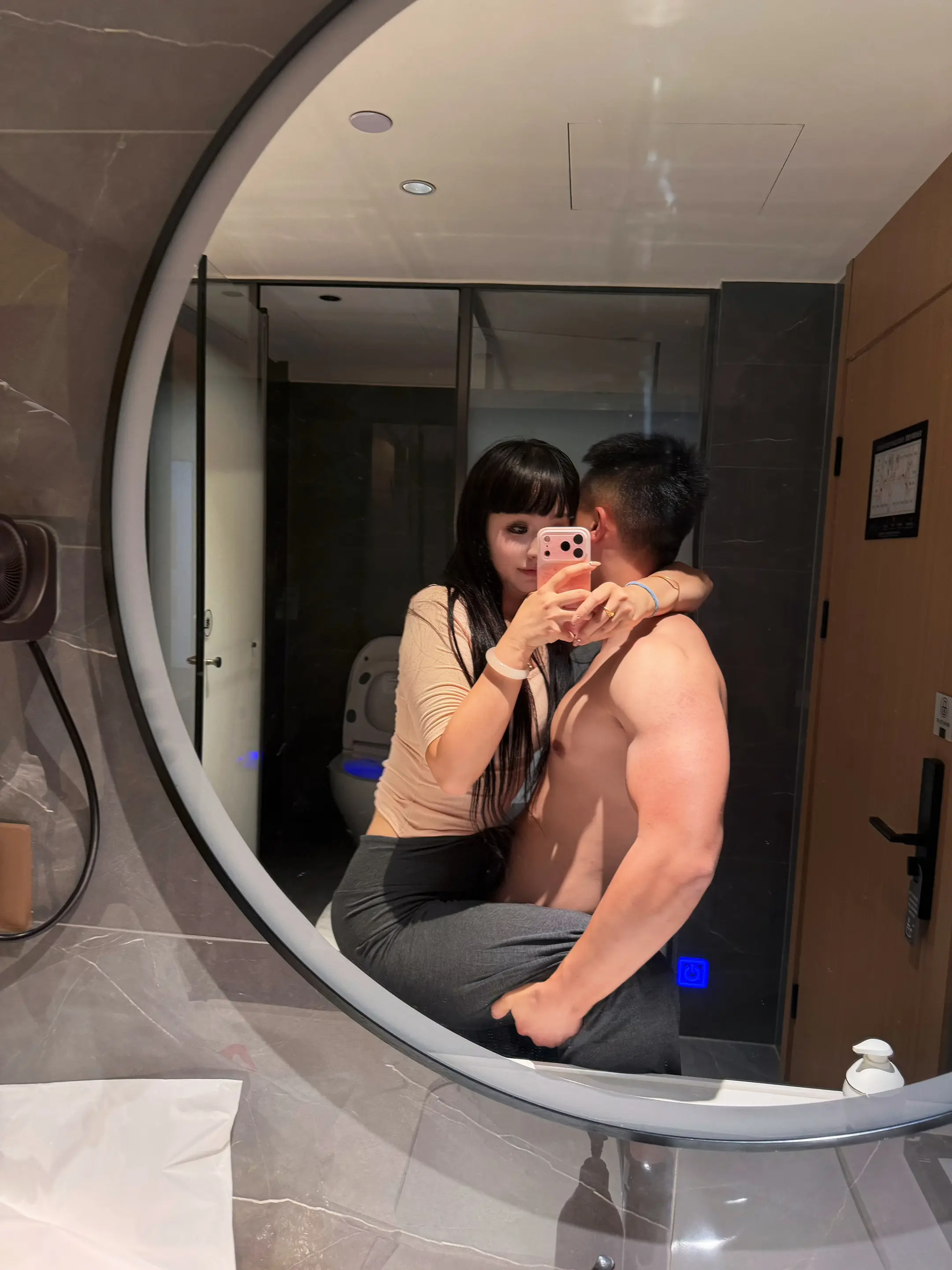 又来倾听肌肉男原生家庭了