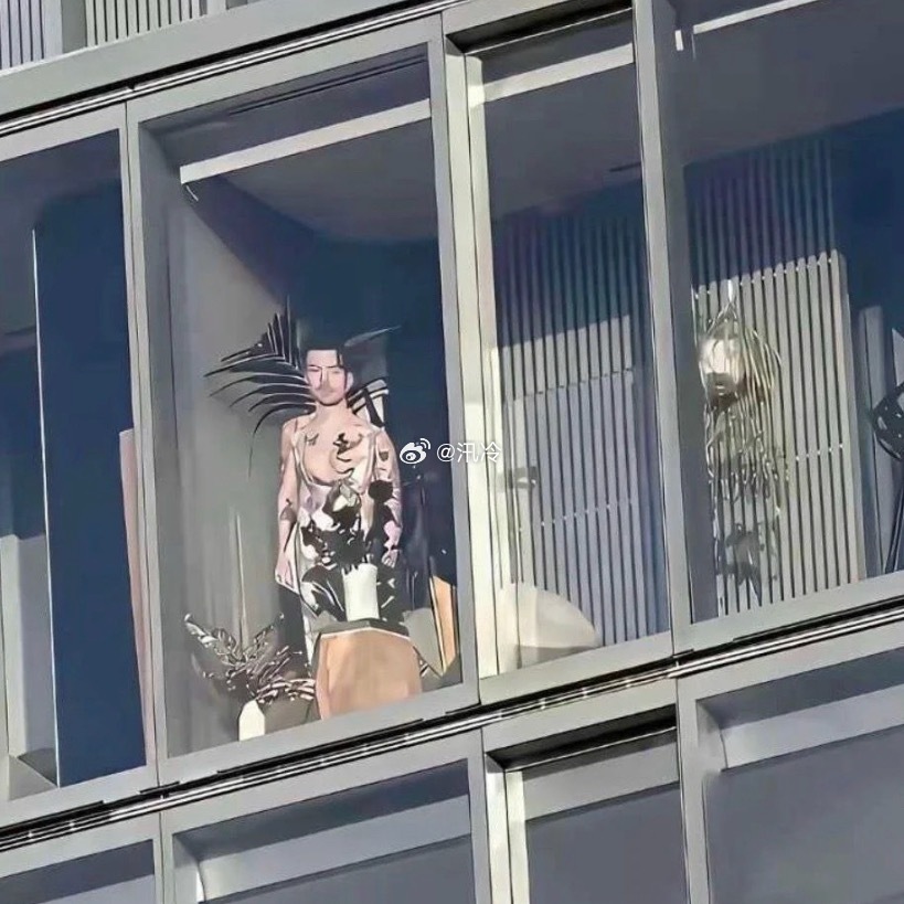 邻居邻居放这种东西吓坏小孩 能投诉他吗？ 