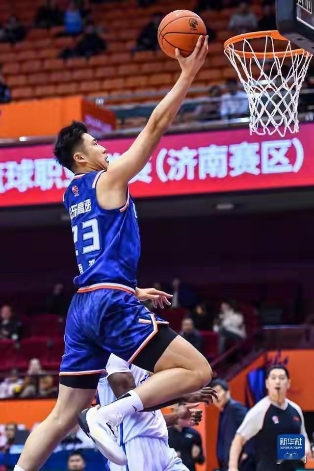 确认：贾诚新赛季不会回到青岛国信效力，确认离队，但是会继续代表山东男篮打完本届全