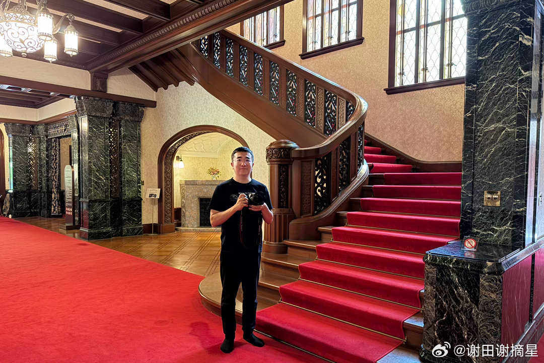 旧前田侯爵府，东京驹场。百万石加贺藩前田家废藩之后被封为公爵，迁居东京。第十六代