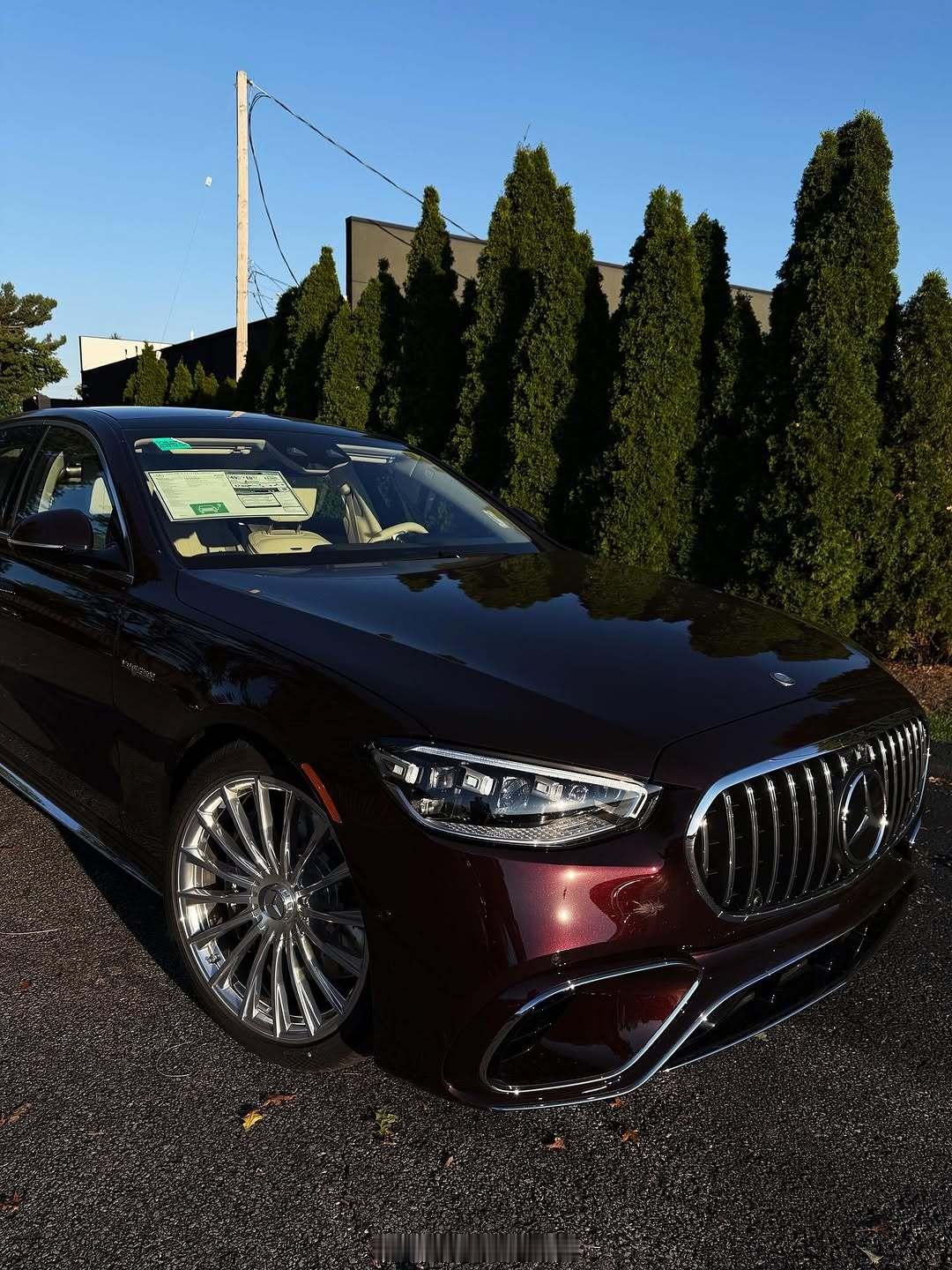 🍷🍷🍷酒红色涂装白内饰🤍🤍🤍AMG S63🚀🚀🚀这个配色可以不