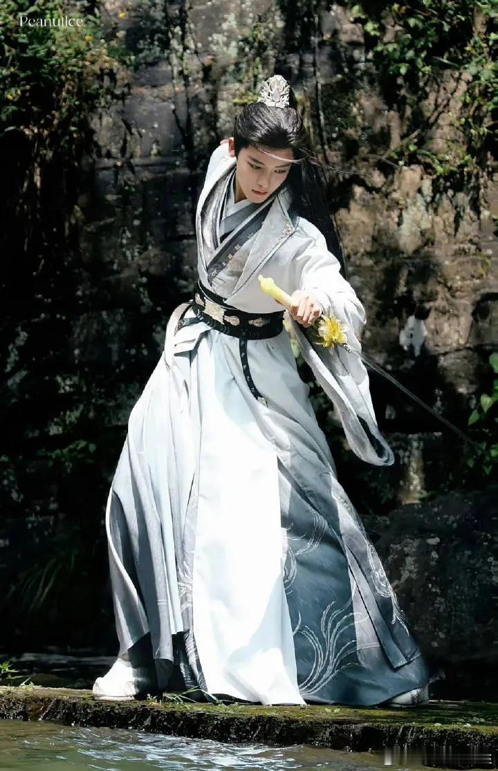 拜托侯明昊请多接一些这样的武侠剧吧[可怜][可怜][可怜]好吧我承认我就是爱看侯