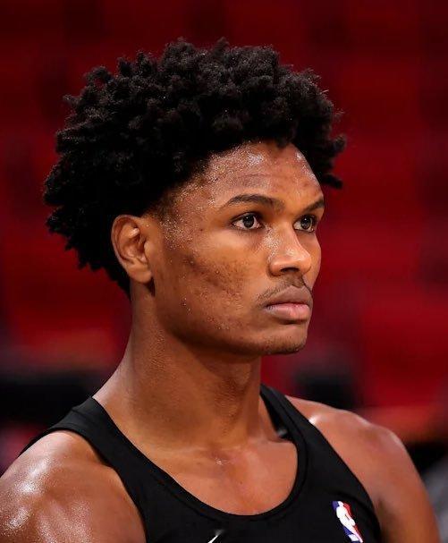 Roosh Williams：“若有人告诉你阿门打控卫表现出色，要么是在欺骗你，