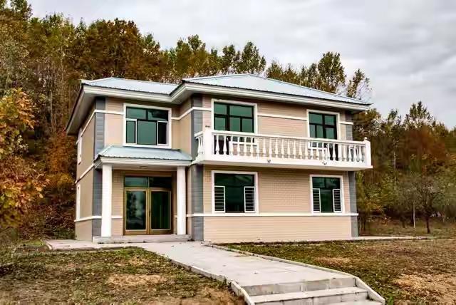 在城市生活压力逐渐加剧的今天，许多人开始心向往之，梦想着回到农村，建一座属于自己