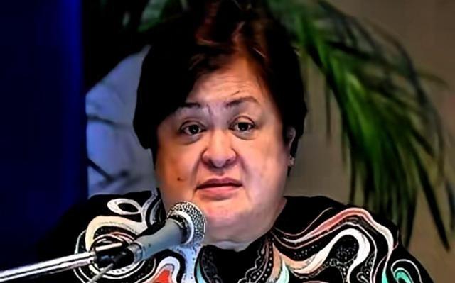 菲律宾干了件全世界没一个国家干过的事。他们直接宣布，国家进入紧急状态。不是因为战