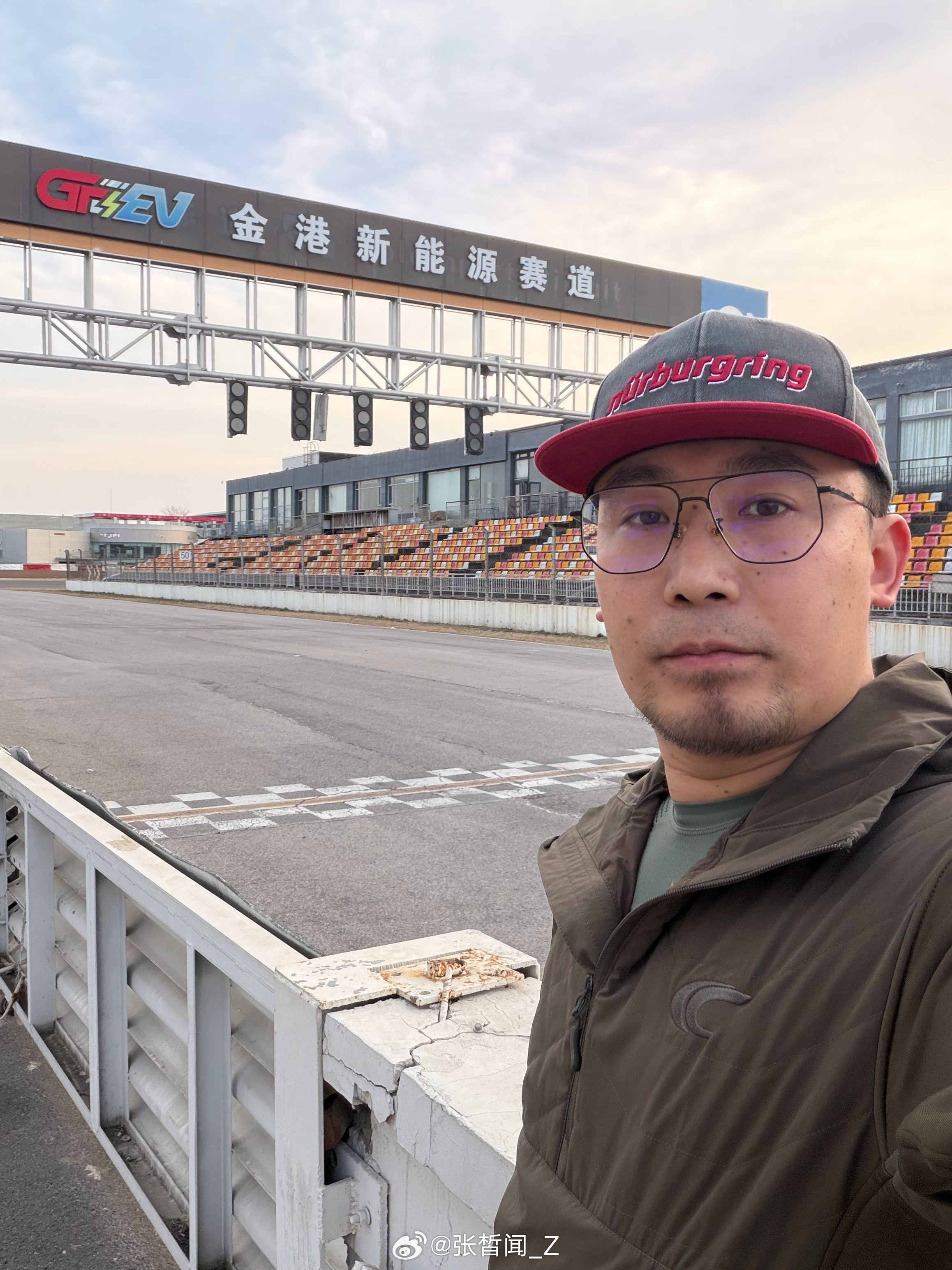 上个周末，都在金港赛车学校考赛照。很有可能，这是最后的开燃油车，跑金港的机会了~