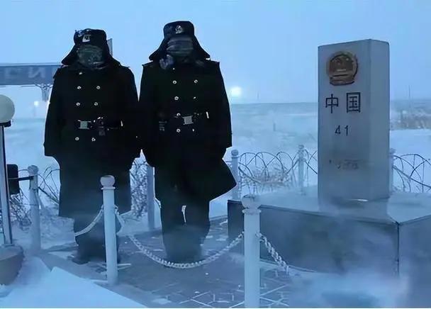 在中国西北的边陲，有这样一群人，他们每天都要在零下50度的严寒中站岗。
他们的身