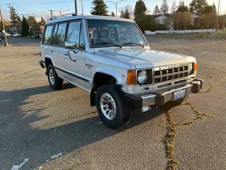 三菱蒙特罗，这是1991年在饿迈瑞啃上的牌，说是装备了6G62发动机~~~当年能