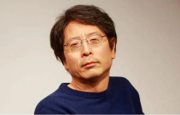 90年代，冷军画了两个发动机，横着放的发动机只卖了198万，而竖着放的竟卖了18