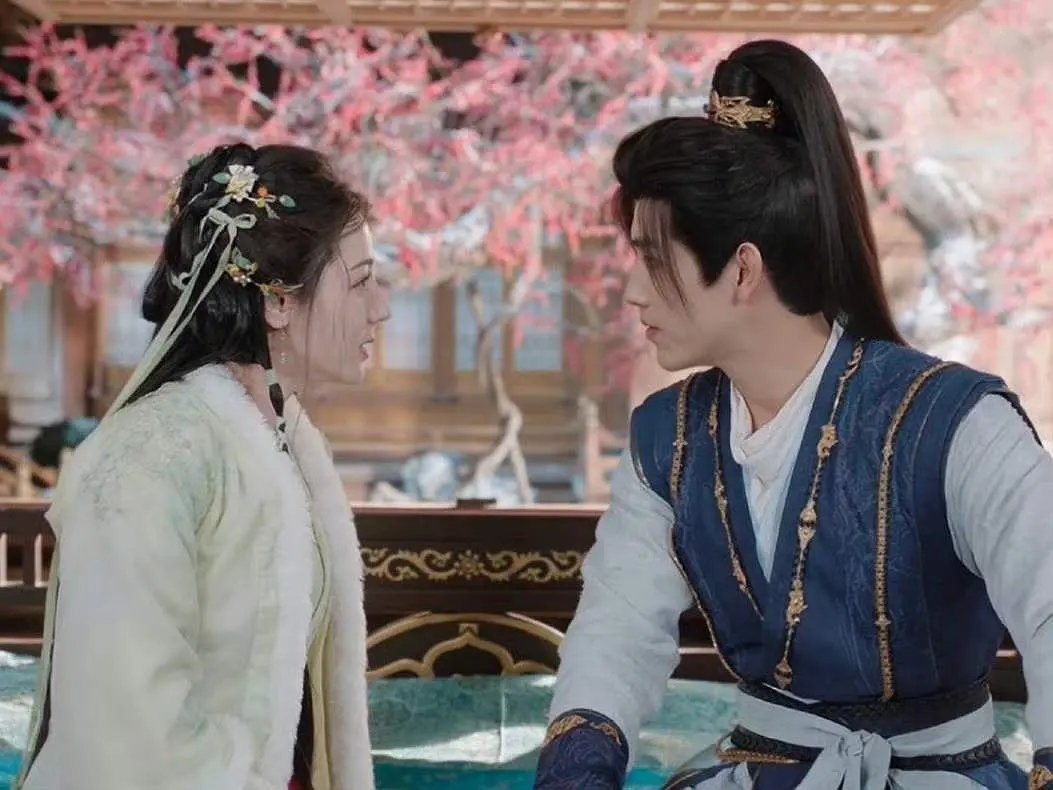 迪丽热巴脖子前倾问题很严重啊？没有人提醒一下嘛 