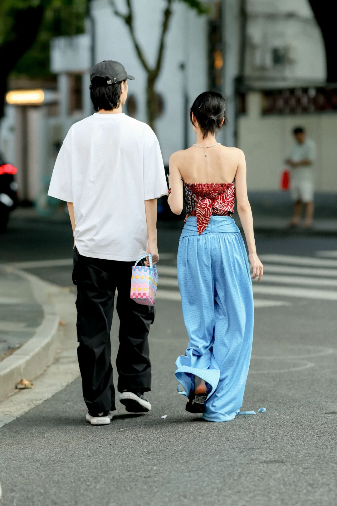 上海街拍/上海街头的美背