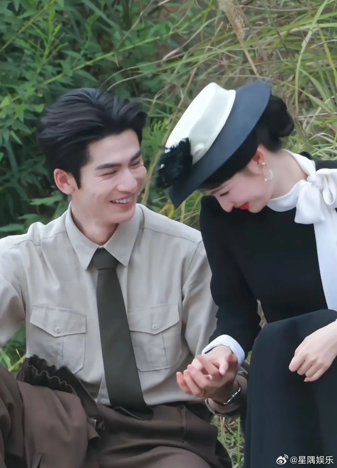 张凌赫笑的时候收收褶子可以吗 