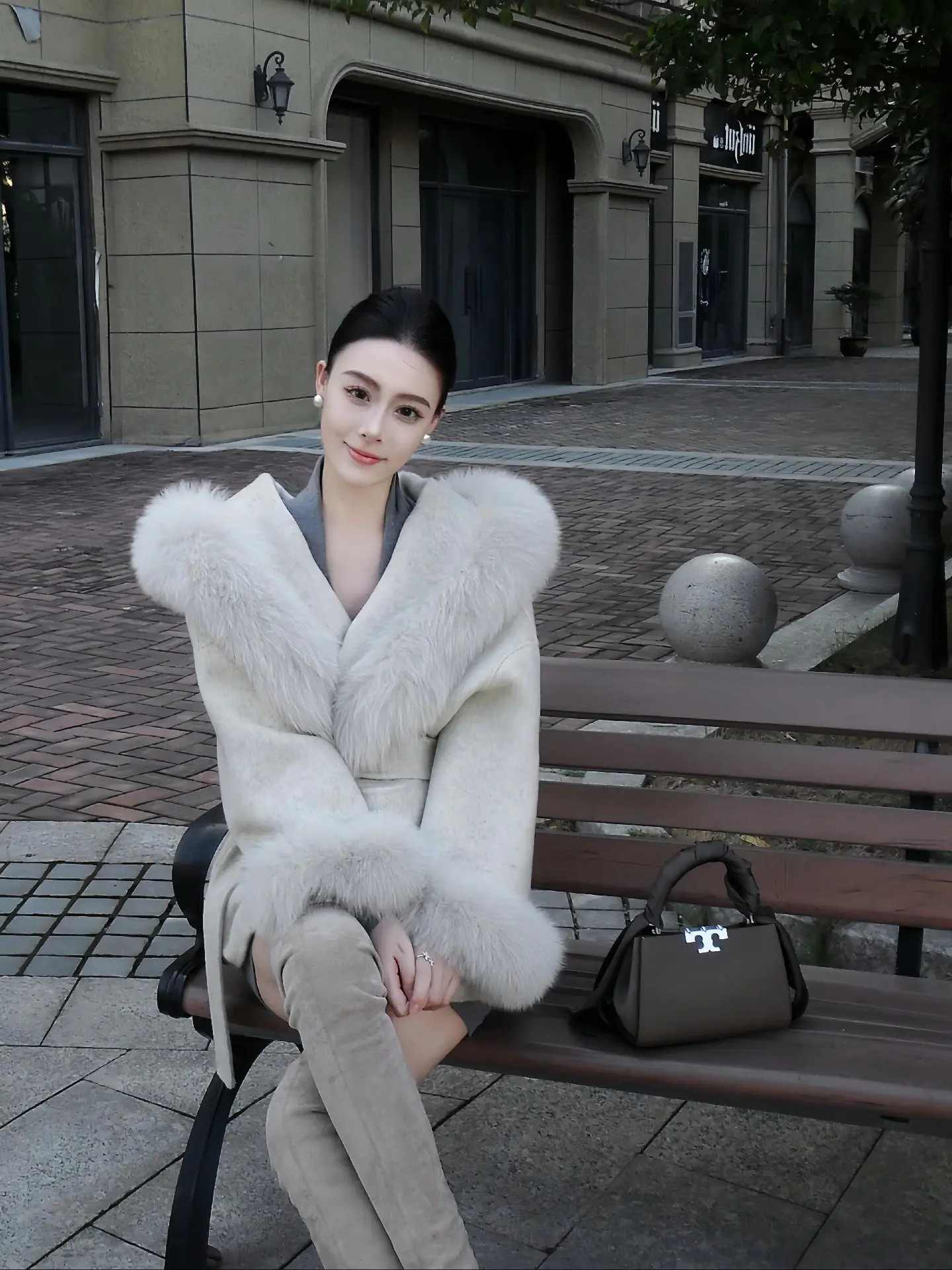 作为男人，努力拼搏是你的底气，努力赚钱是你的资本，谋生和格局是你的标签...