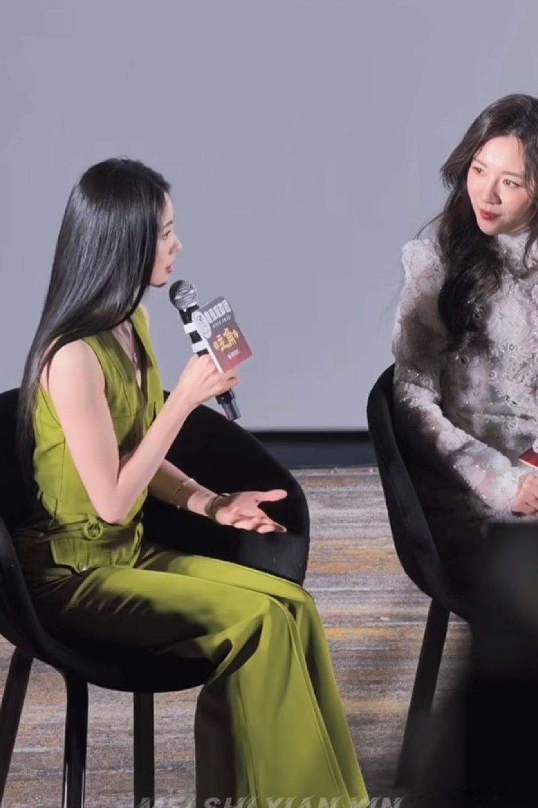 王晓晨演我看刘浩存妥妥长辈式宠溺眼神，温柔又怜爱，真的太好嗑了 