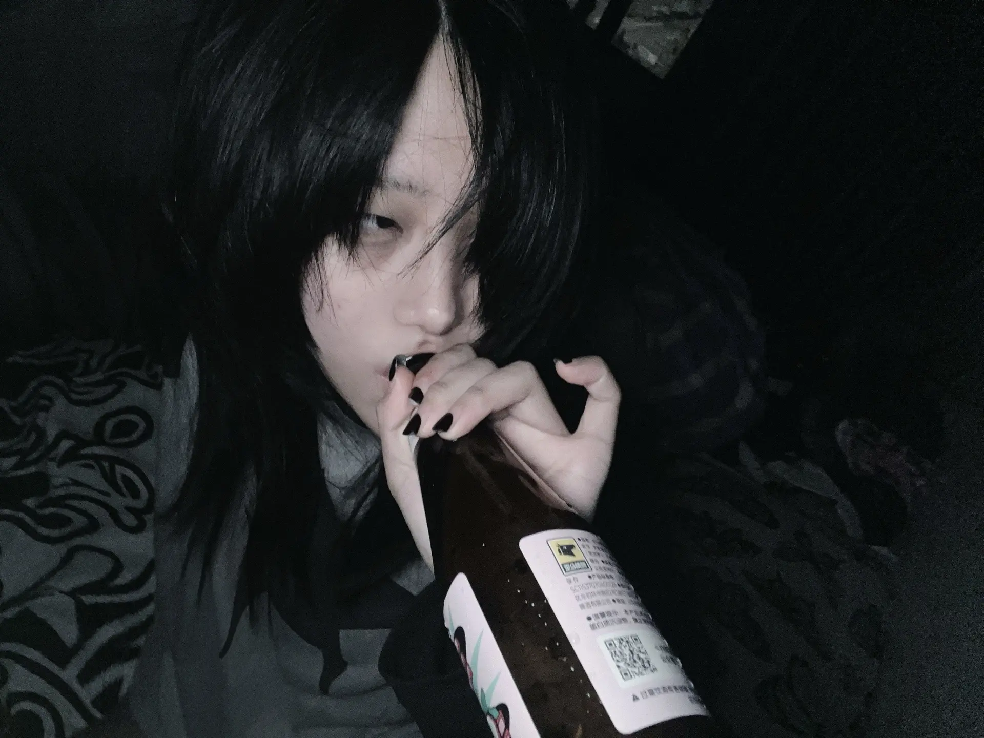 小伙的精神状态。