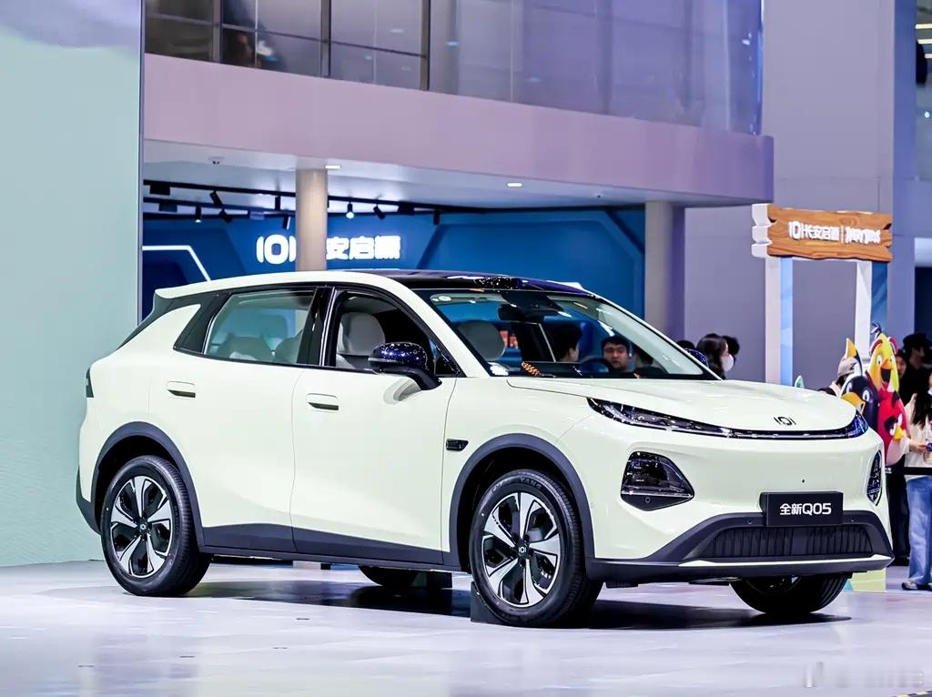 有朋友对这车感兴趣的吗？一直犹豫要不要去试一下以及，本周应该会去试试深蓝L06和