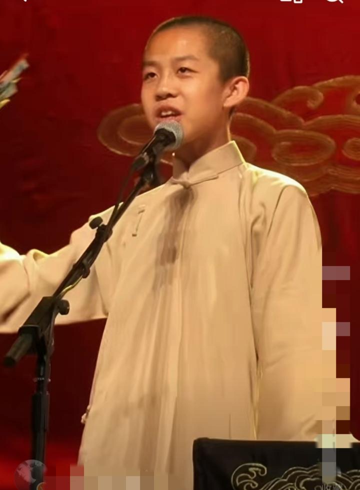 哈哈，张九龄发文说8月17日是自己登台18年的纪念日！感恩师父师娘一路帮助，自己