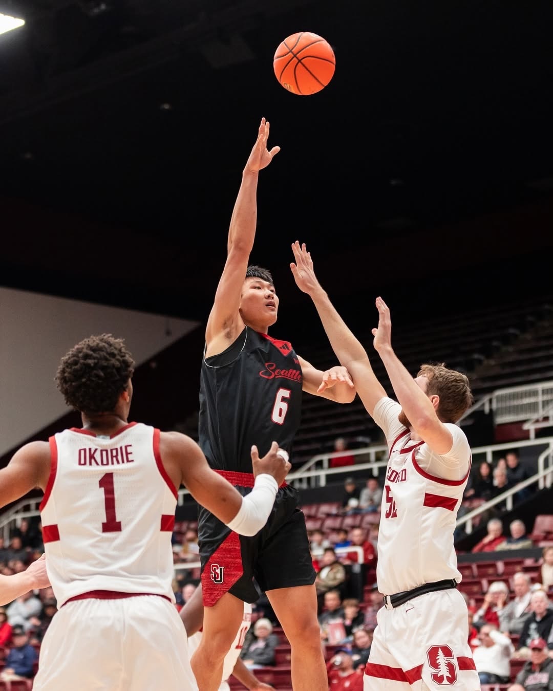今天西雅图大学￼77-69战胜斯坦福大学，中国球员淡厚然￼首发出场18分钟，5投