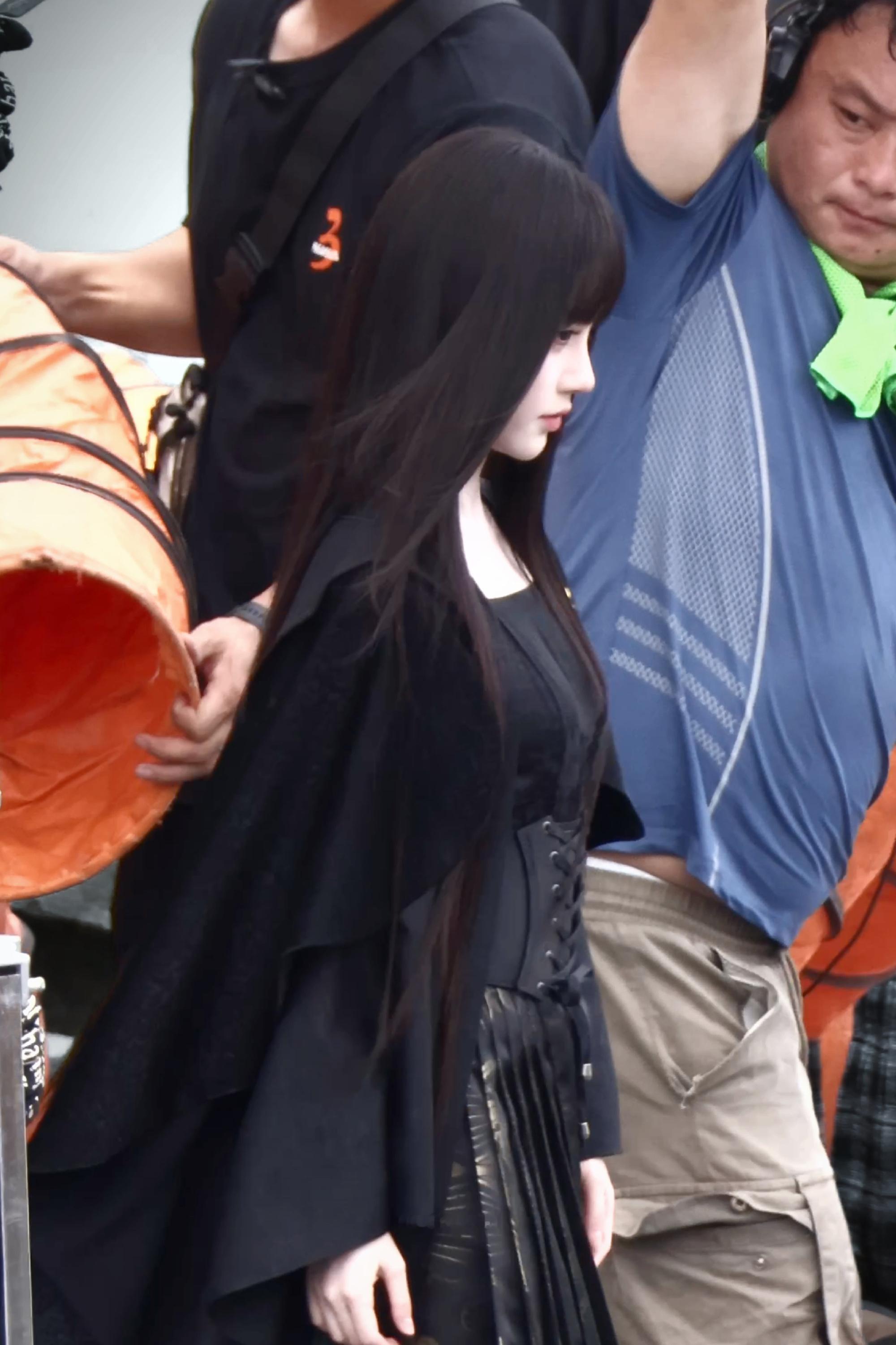 鞠婧祎 jjy鞠婧祎阿黛 "你心中的远方,必会到达,上山顶眺望一下吧,岸那边是春