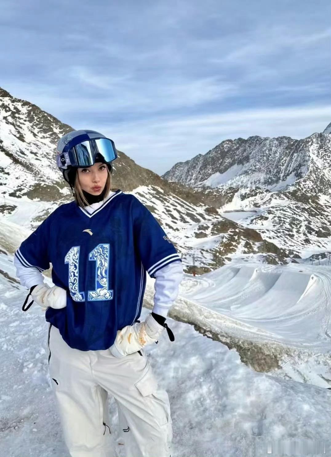 每一次跌倒，都是骨头里要强的声音在说：再站起来一次。对谷爱凌来说，凌晨四点的健身