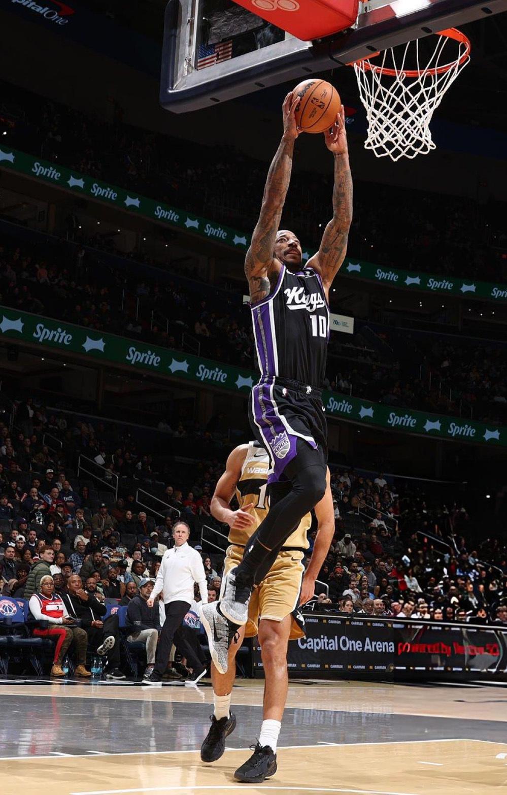 德玛尔·德罗赞 · Nike Kobe 11 Elite Low登场33分钟 1