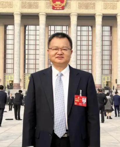 光耍嘴皮不办事？
武大被央媒批了


处分决定发出来了又撤回，
说是等上级安排。
