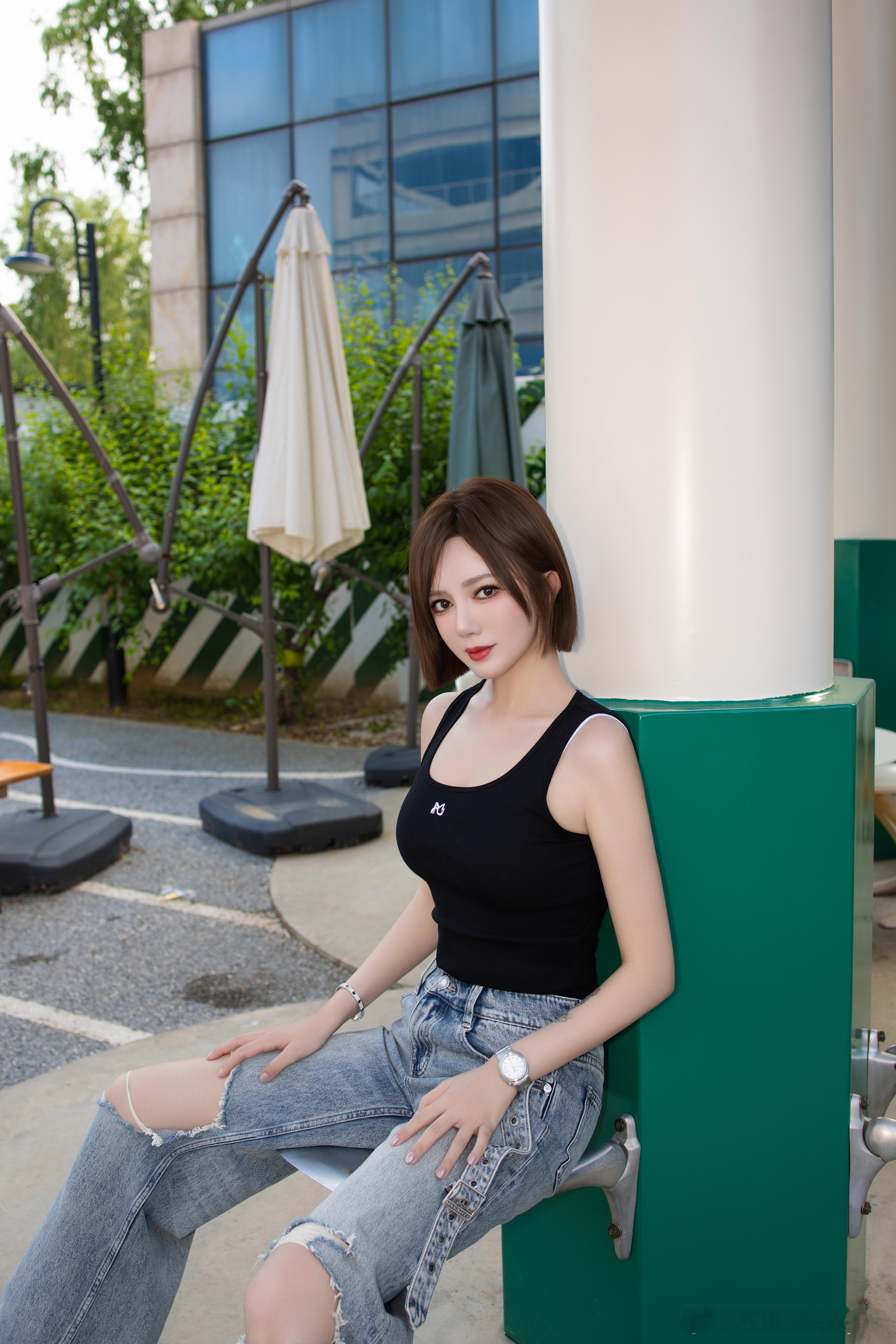 不屑一顾。 ​​​