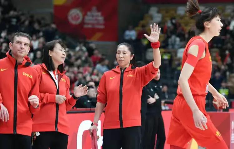 北京时间6月26日，中国女篮公布巴黎会奥运会名单，李月汝、唐子婷入选，刘禹彤落选