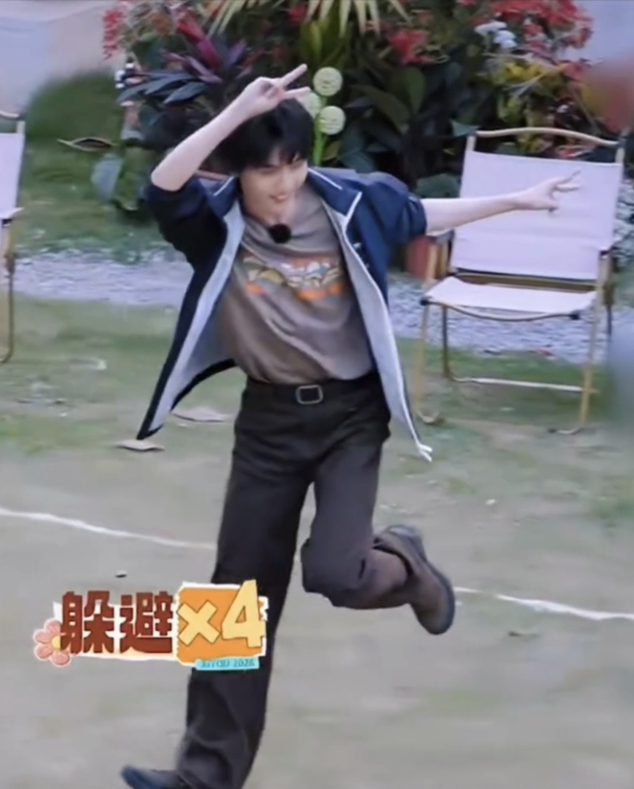 这个动作特别像人体立绘有人懂吗，还有那种动捕演员，马嘉祺跳起来特别轻盈利索 